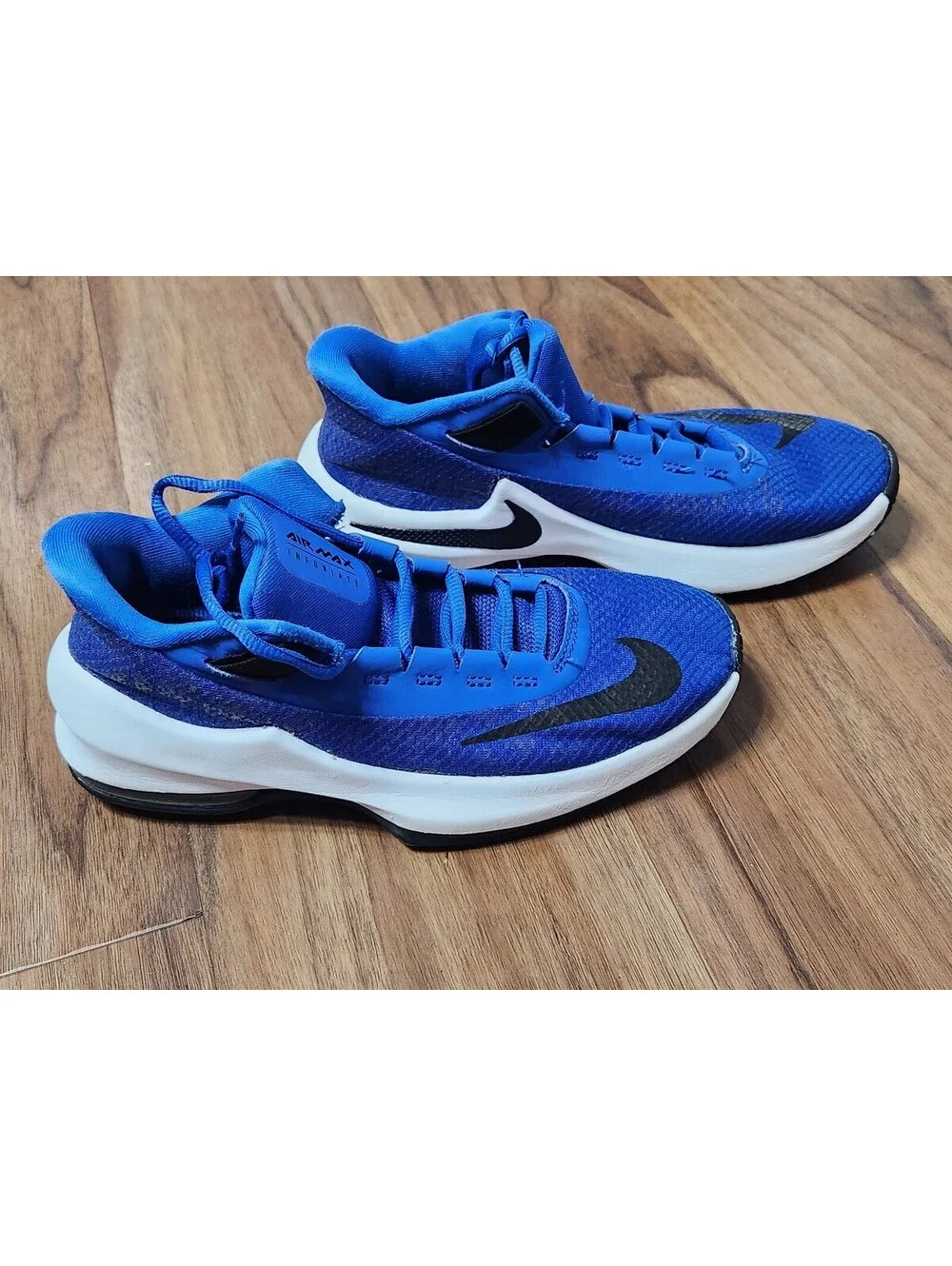 Nike Air Airmax Infuriate - Size 4Y